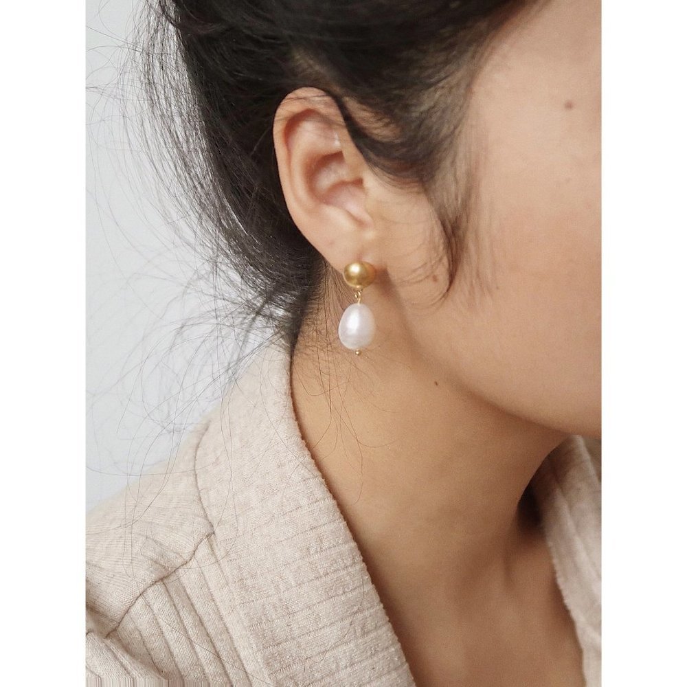NEW 18K Gold Plated Freshwater Pearl Drop Earrings - Picture 9 of 10